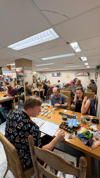Helaas is er deze vrijdagavond geen aanschuifavond. De winkel sluit om 17.00 uur.